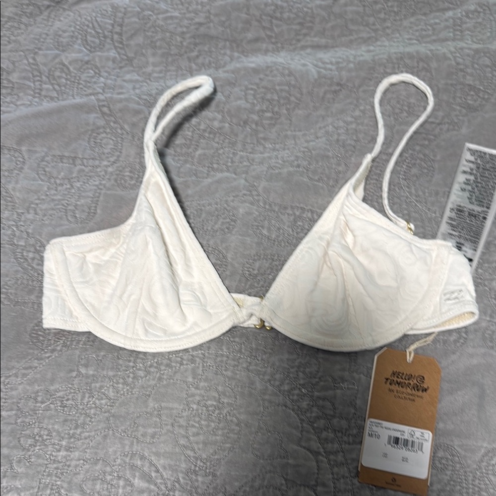 Billabong Sun Trip Tiki Reese Underwire Top NWT. SIZE M